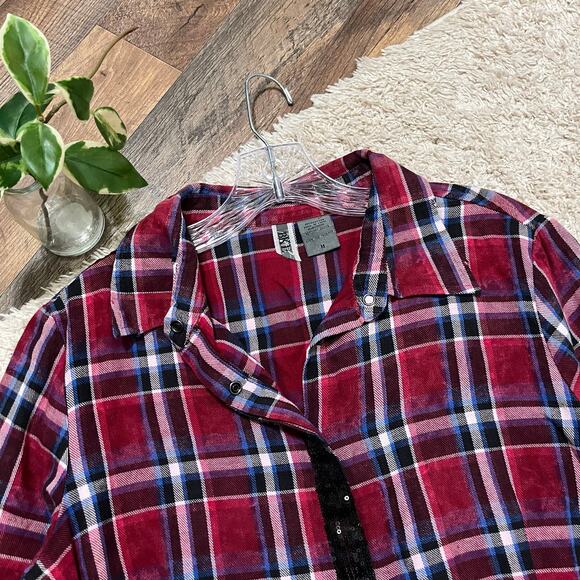 Buckle BKE Medium Plaid Distressed Acid Wash Sequin Frayed Relaxed Collared Top - Picture 5 of 7